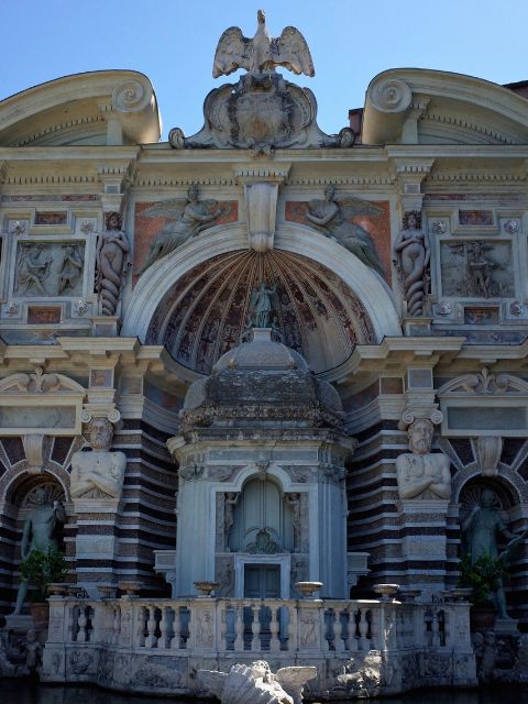 villa d'este fountain details