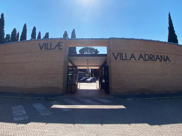 entrance to villa adriana tivoli