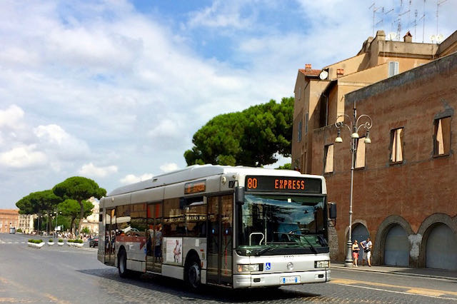 bus in rome
