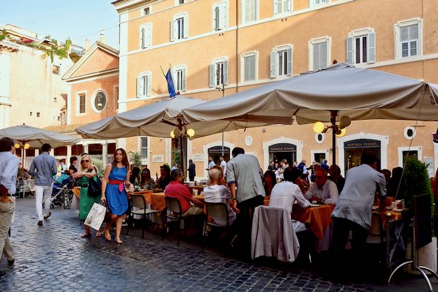 Ciampini cafe - ahová a hozzáértő rómaiak járnak fagylaltért