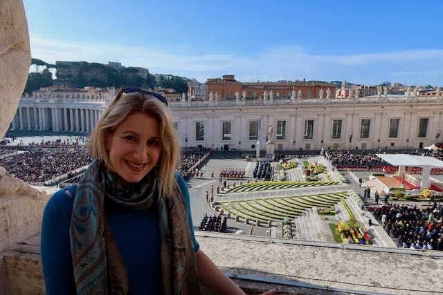 dressing in layers in rome in spring