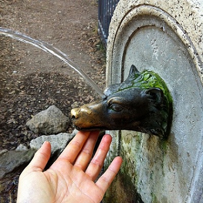 how to use a drinking fountain in rome