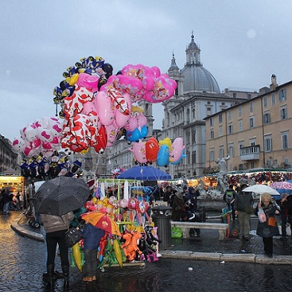 christmas market in piazza navona