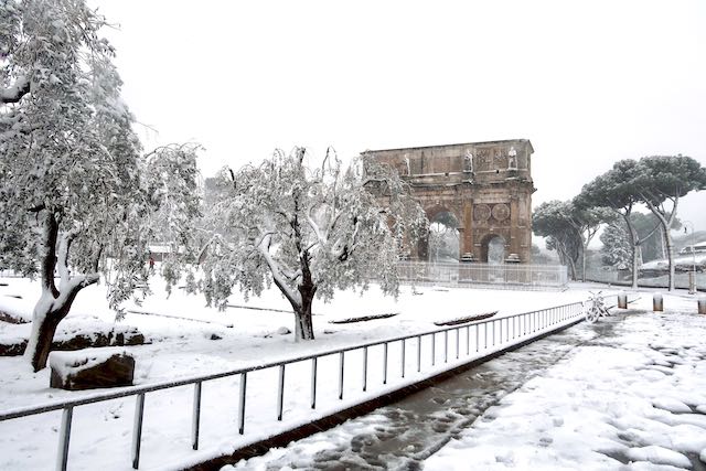 Does it snow in Rome? Yes, sometimes!