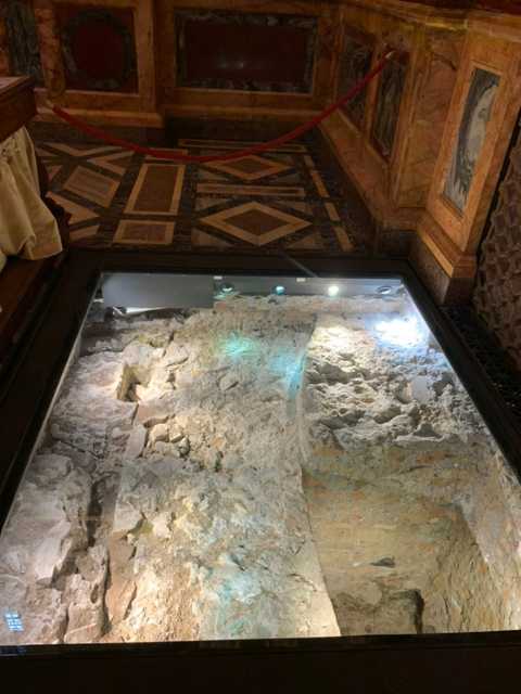 can you visit st paul's tomb