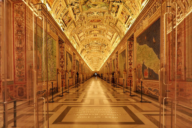 Vatican museums maps gallery