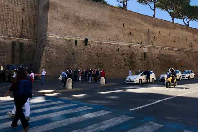 taxis at vatican museums